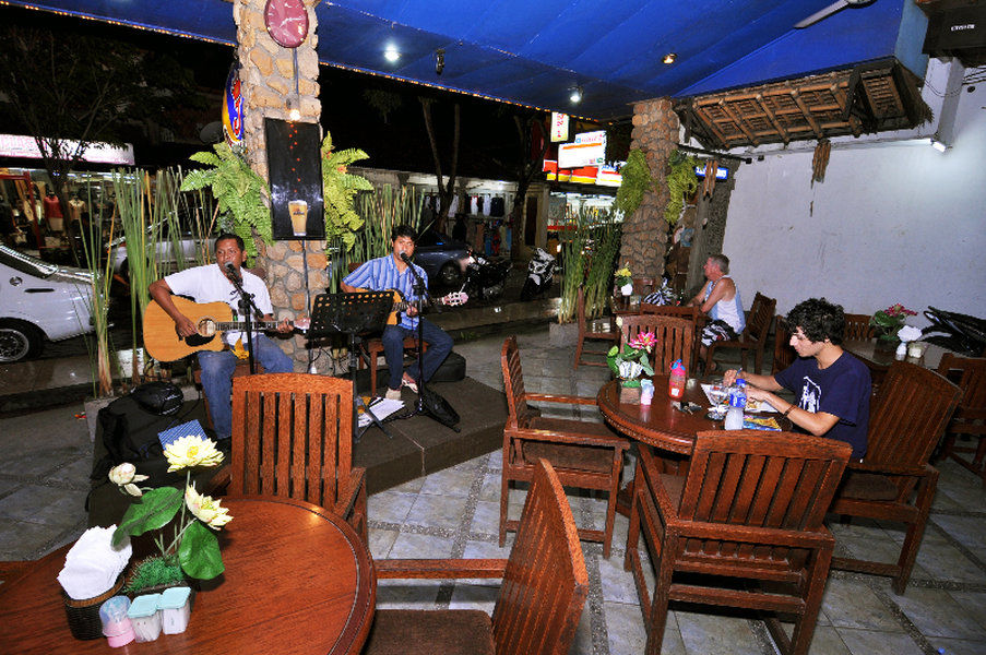 Jesens Inn I กูตา ภายนอก รูปภาพ